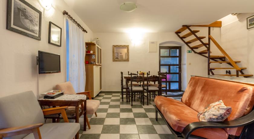 Apartment Old Stone House Lokva Rogoznica Oda fotoğraf